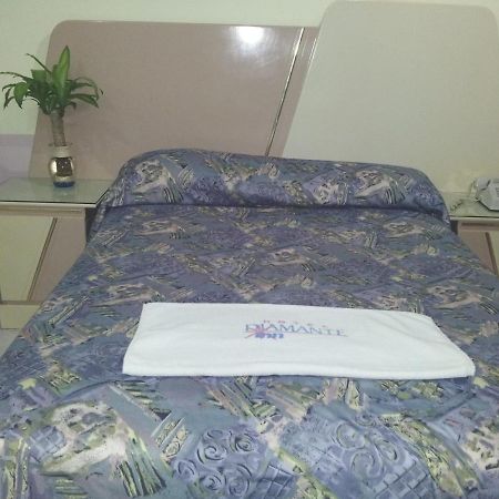Hotel Diamante Inn Uriangato ภายนอก รูปภาพ