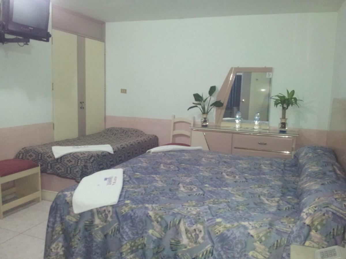 Hotel Diamante Inn Uriangato ภายนอก รูปภาพ