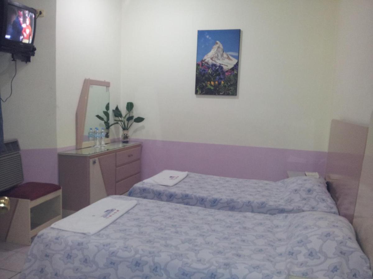 Hotel Diamante Inn Uriangato ภายนอก รูปภาพ